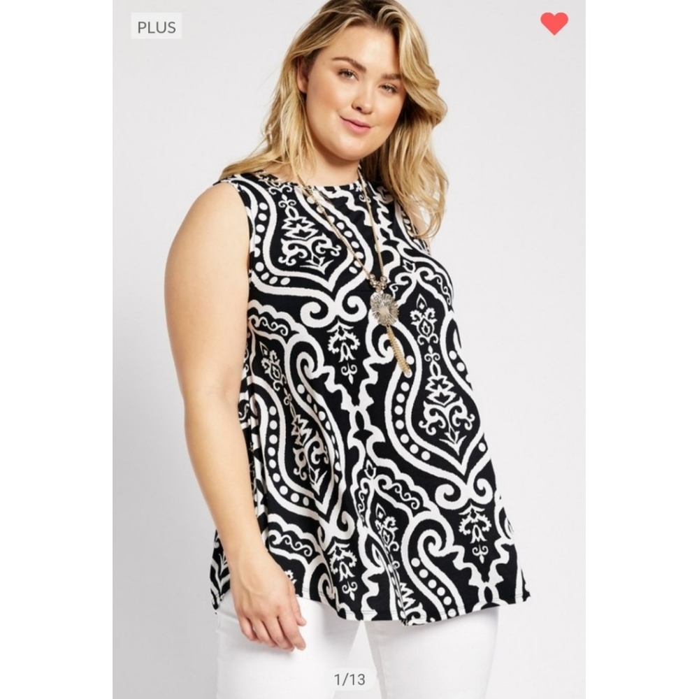 1X Black & white damask print tunic top